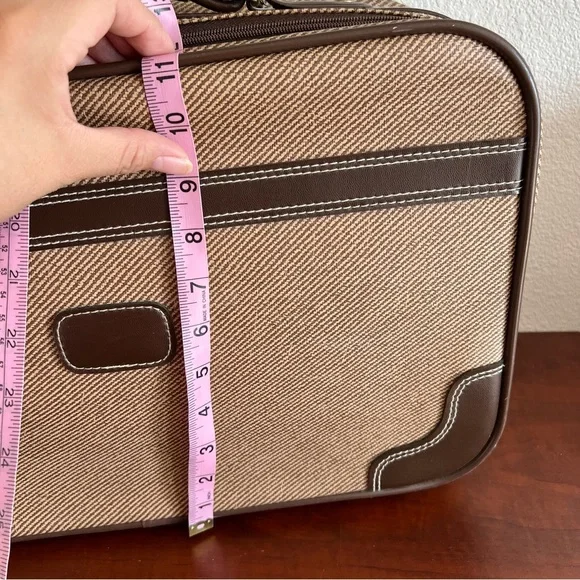 Vintage Luggage/Suitcase 🧳 - Picture 11 of 15